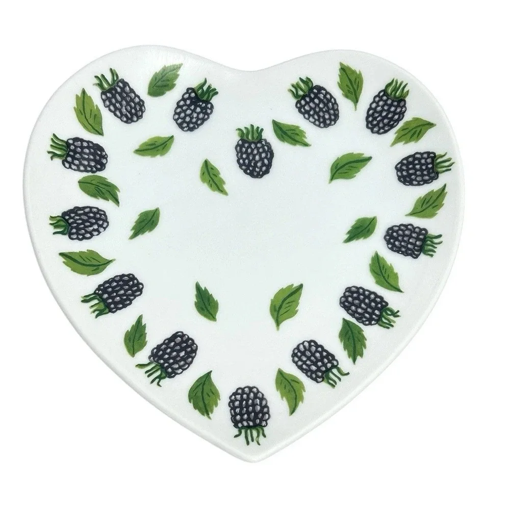 Williams Sonoma‎ La Mure Chene Heart Shape Berry Plates Set 4 Dessert Appetizer